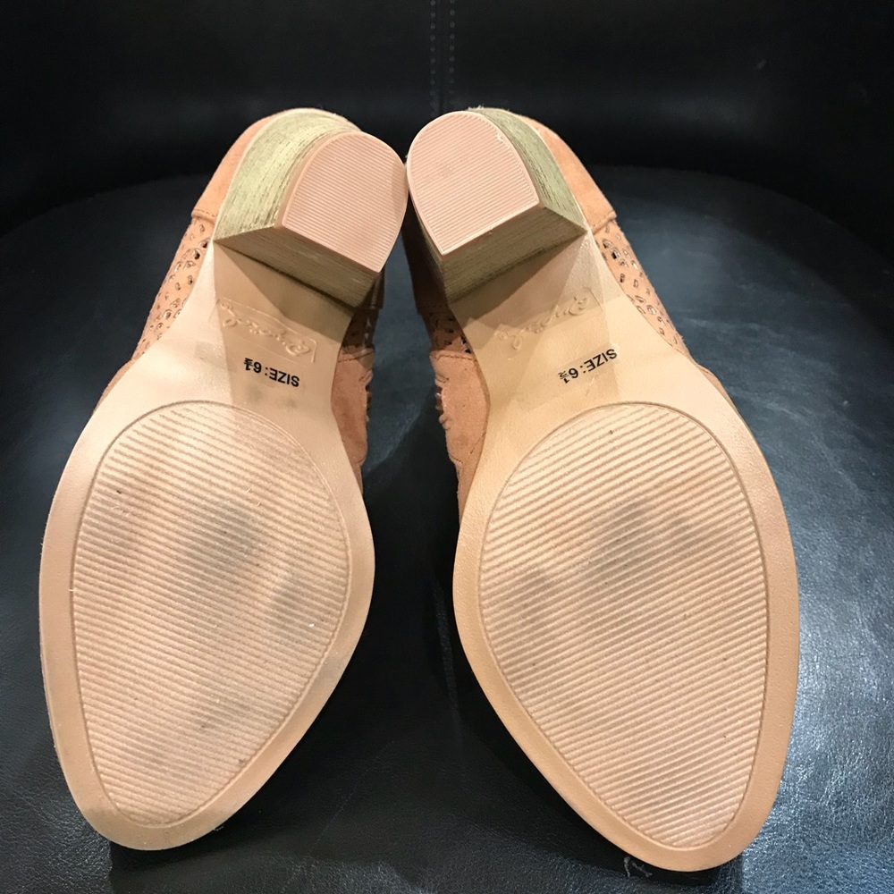 Nixon Suede Finish Bootie by Qupid - Picture 5 of 7